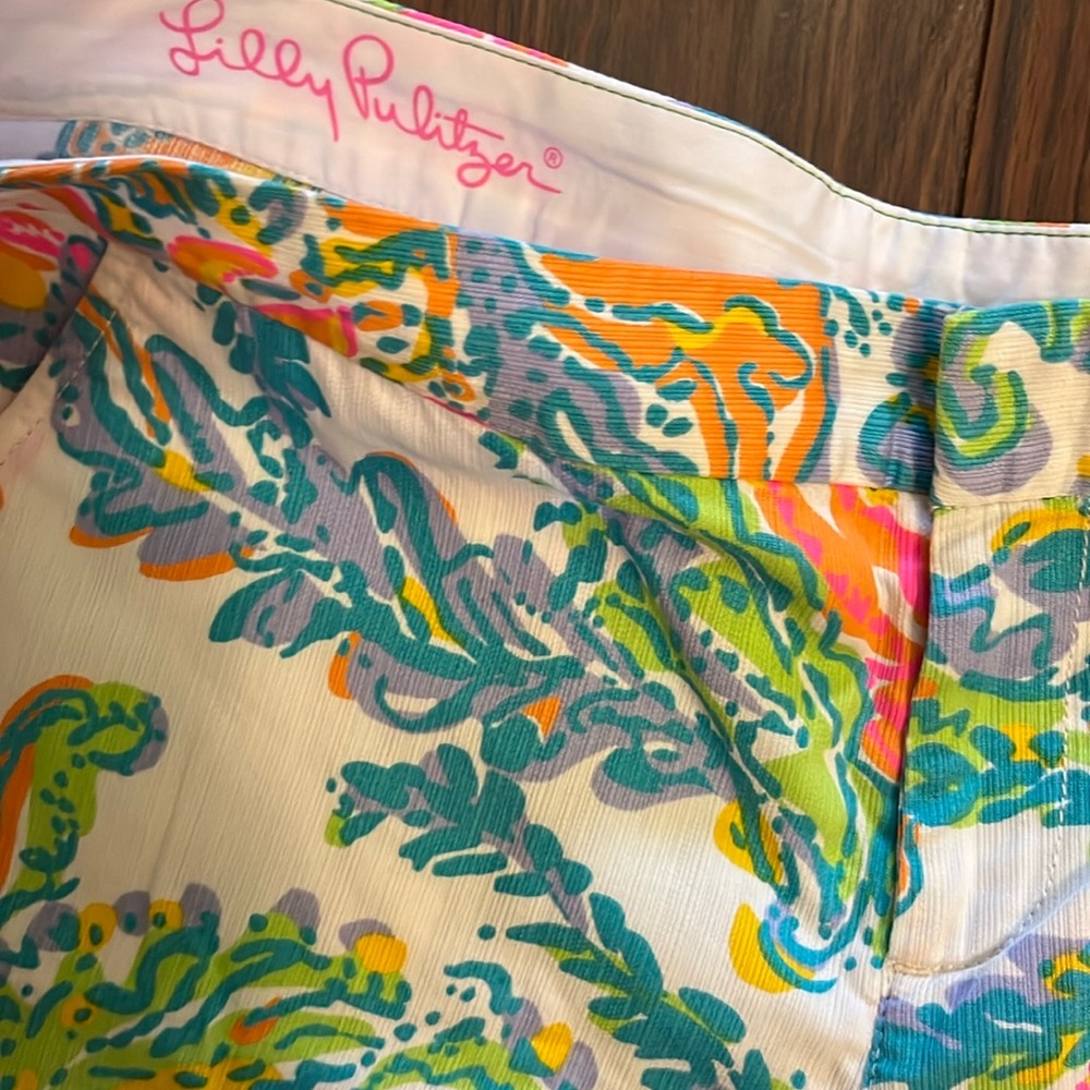 Colorful Women's Lilly Pulitzer the buttercup scalloped Shorts - Picture 2 of 2
